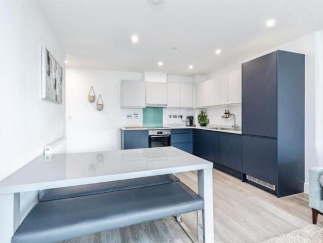 Flat for sale in Chatham