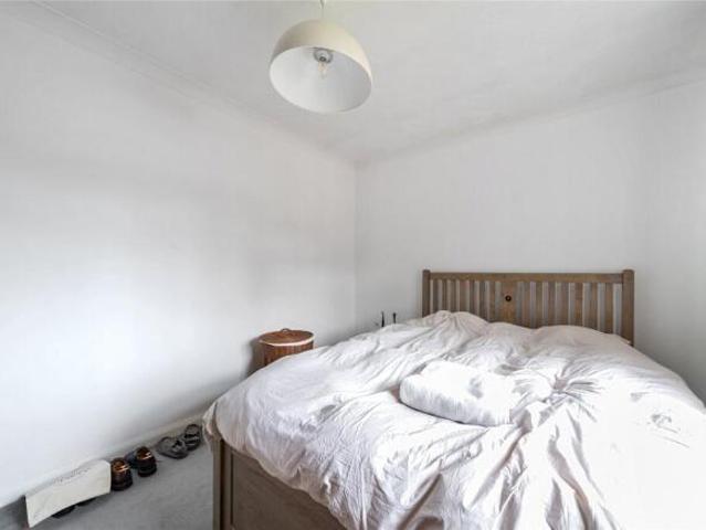 Flat for sale in Chislehurst, Greater London
