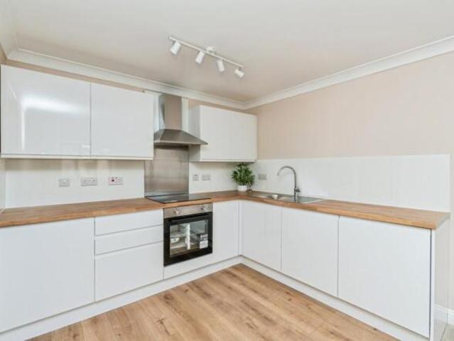 Flat for sale in Barton Stacey, Hampshire