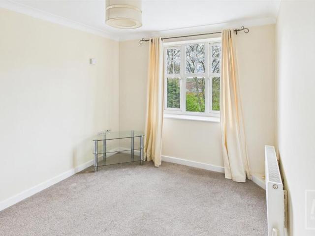 Flat for sale in Wilderspool, Warrington