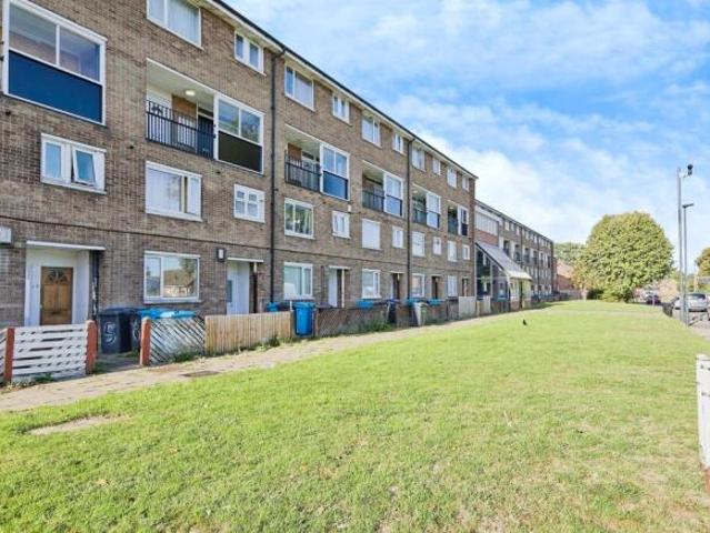 Flat for sale in Allenton, East Midlands