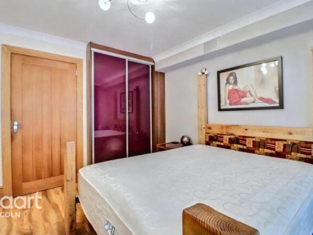 Flat for sale in Ermine, Brayford
