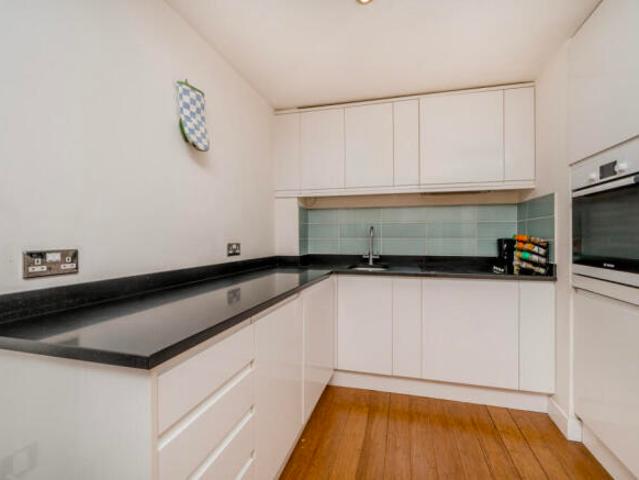 Flat for sale in Cat Hill