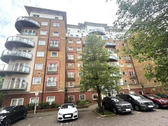 Flat for sale in Priest Down, Hampshire