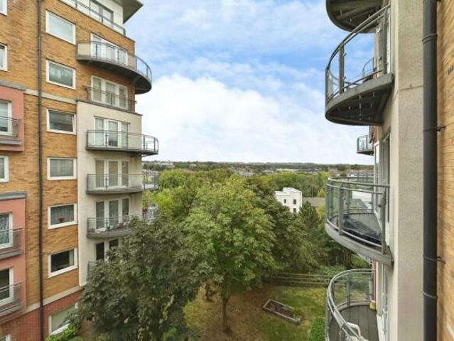 Flat for sale in Basingstoke, Basingstoke and Deane