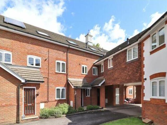House for sale in Horsell, Woking