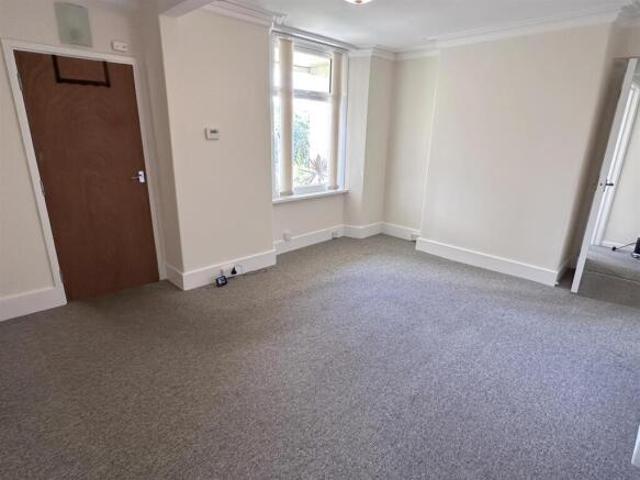 Flat for sale in Mount Wise