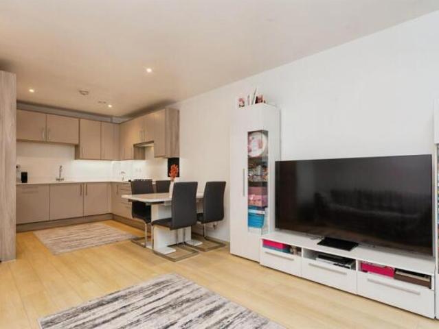 Flat for sale in North Watford