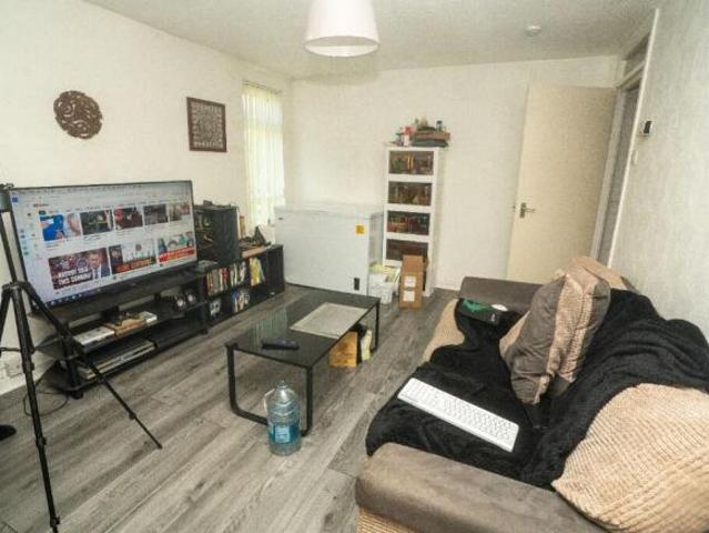 Flat for sale in Bootle, Sefton