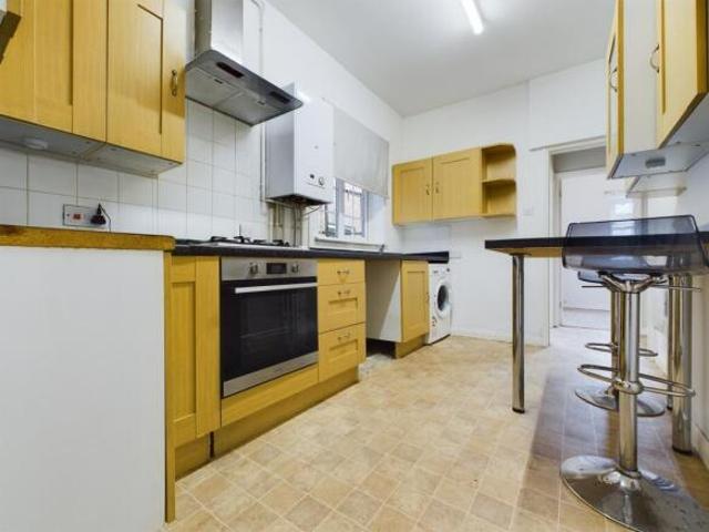 Flat for sale in Basingstoke, Basingstoke and Deane