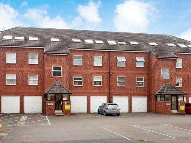 House for sale in High Field, York