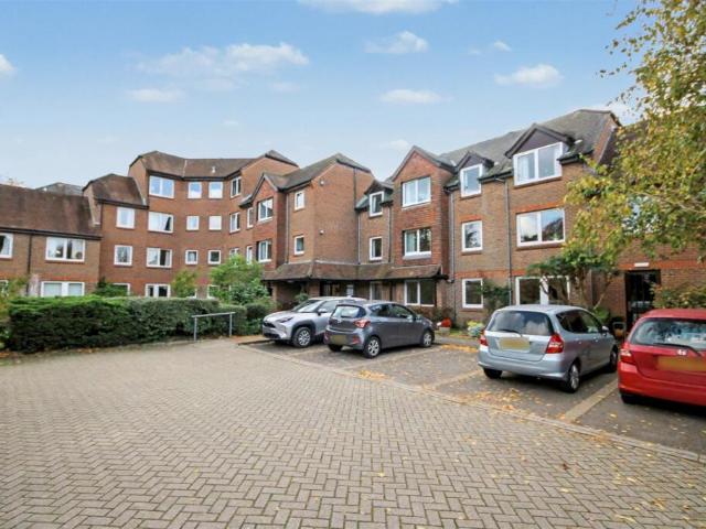 Flat for sale in Charlotteville, Westborough