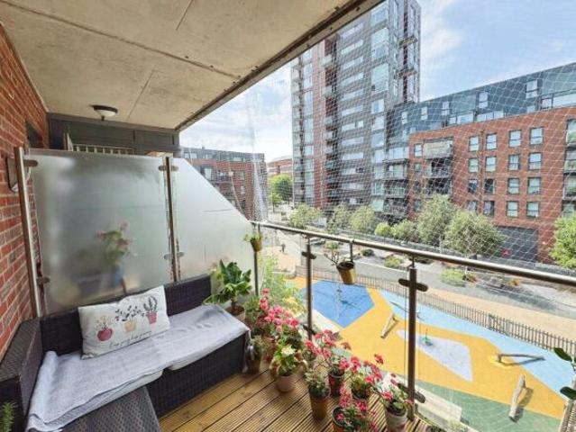 Flat for sale in Cat Hill
