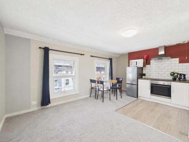 Flat for sale in Kintbury, West Berkshire