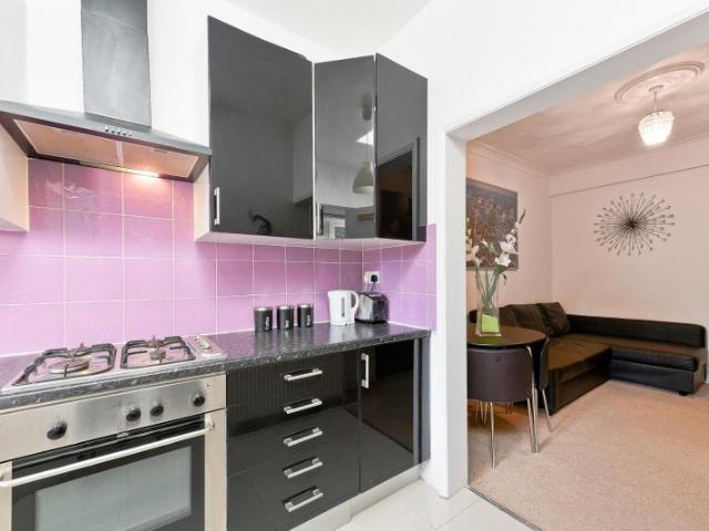 Apartment for rent in Loxford, Seven Kings
