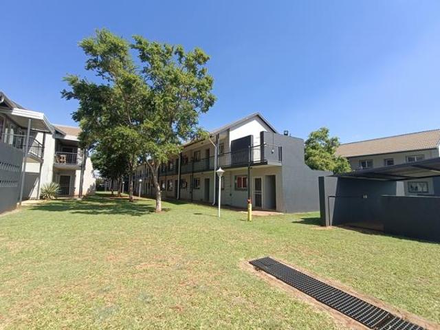 Flat for rent in Waterkloof, Gauteng