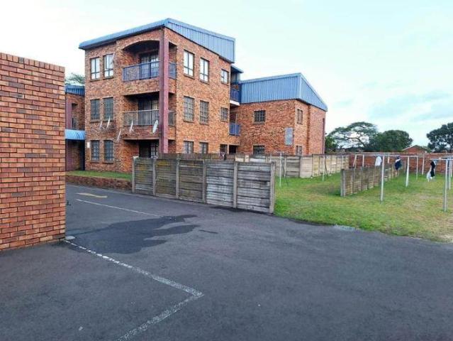 Flat for sale in UMhlathuze Municipality, Kwazulu-natal