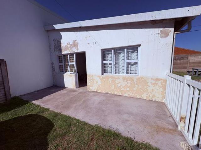 Flat for rent in Seaview, Kwazulu-natal