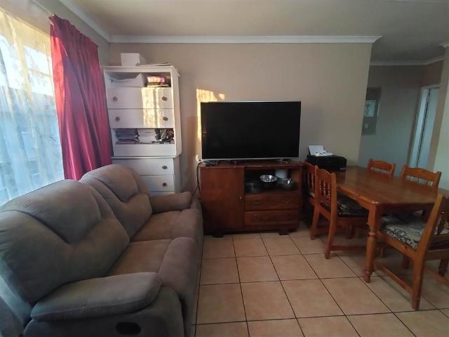 Flat for sale in Ekurhuleni, Gauteng
