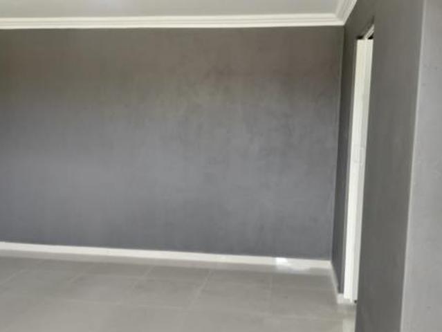 Flat for rent in Waterkloof, Gauteng