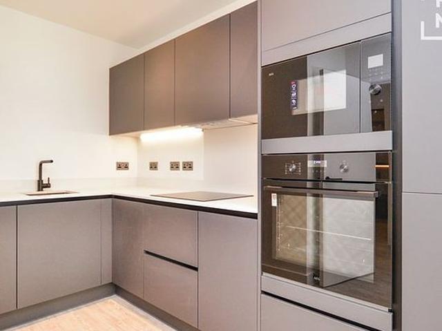Apartment for rent in London Borough of Hounslow, Strand