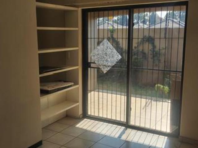 Flat for rent in Ekurhuleni, Gauteng