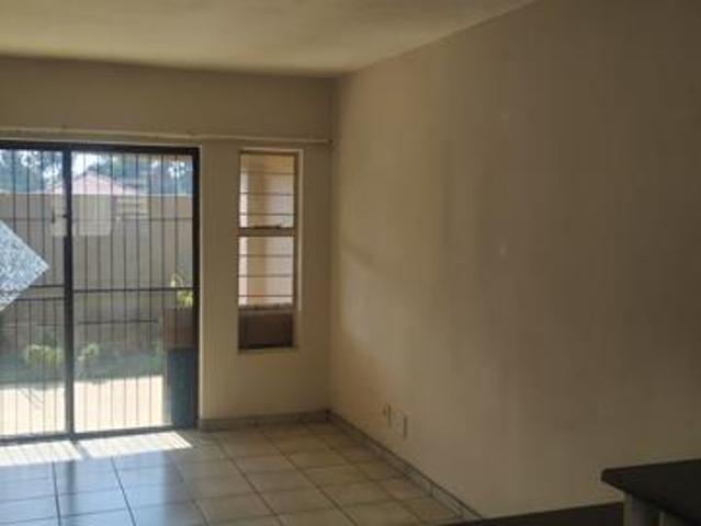 Flat for rent in Jansenpark, City of Ekurhuleni Metropolitan Municipality