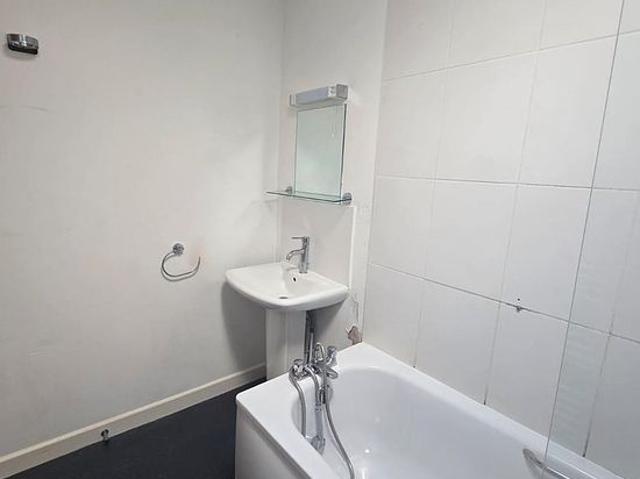 Apartment for rent in Widmore, Greater London