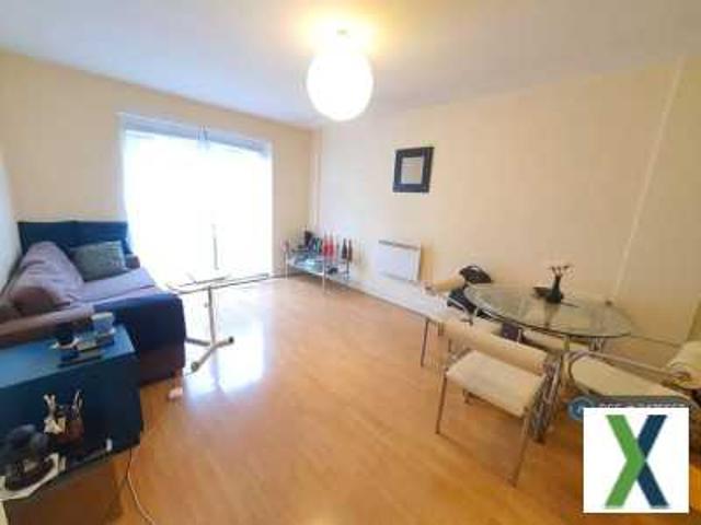 Flat for sale in Stratford