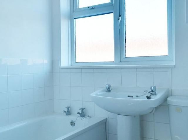 Apartment for rent in Kemnal, Greater London