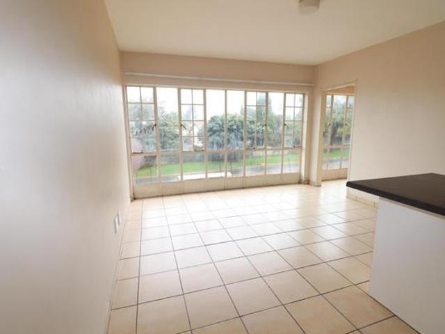 Flat for rent in Jansenpark, City of Ekurhuleni Metropolitan Municipality