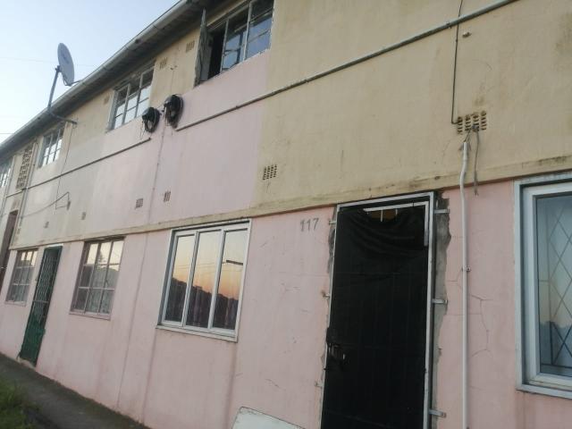 Flat for sale in Chatsworth, Kwazulu-natal