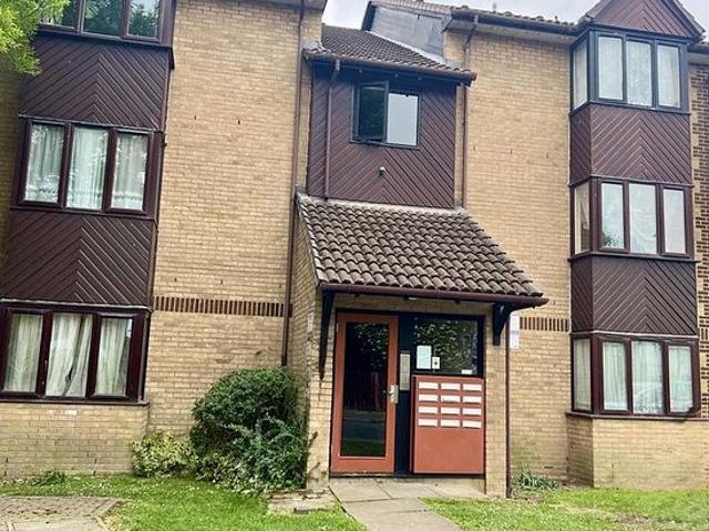 Apartment for rent in London Borough of Croydon, Addiscombe