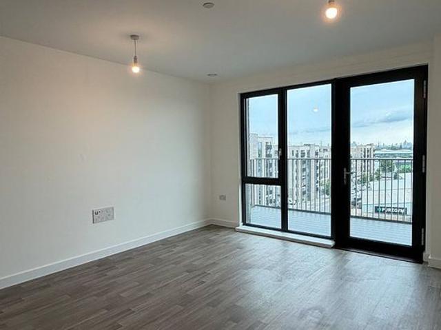 Apartment for rent in Scrattons Farm, Greater London