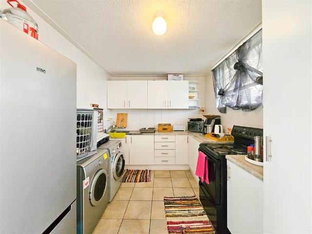 Flat for sale in Seaview, Kwazulu-natal