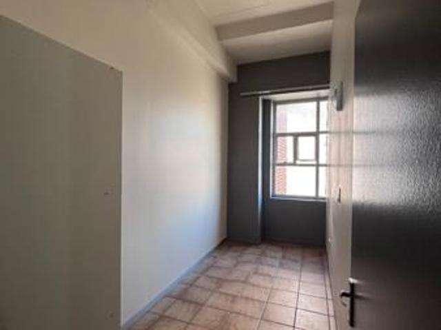Flat for rent in Seaview, Kwazulu-natal