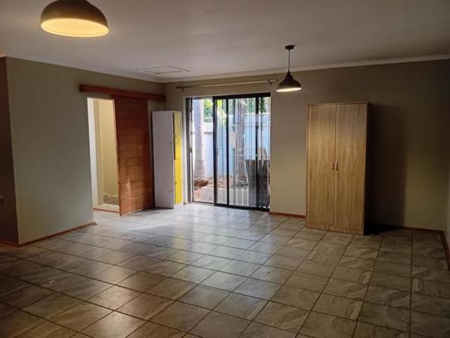 Flat for rent in Waterkloof, Gauteng