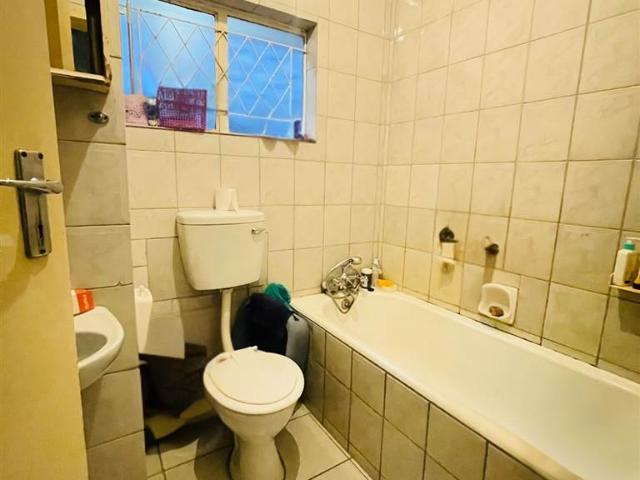 Flat for sale in UMhlathuze Municipality, Kwazulu-natal