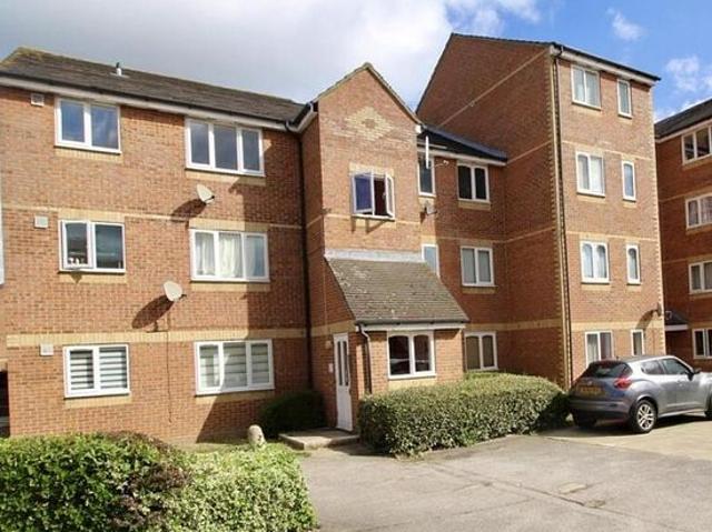 Apartment for rent in Carterhatch, Greater London