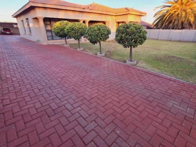 Flat for rent in Gert Sibande, Mpumalanga