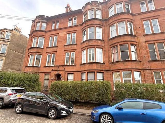 Apartment for rent in Shawmoss, Shawlands