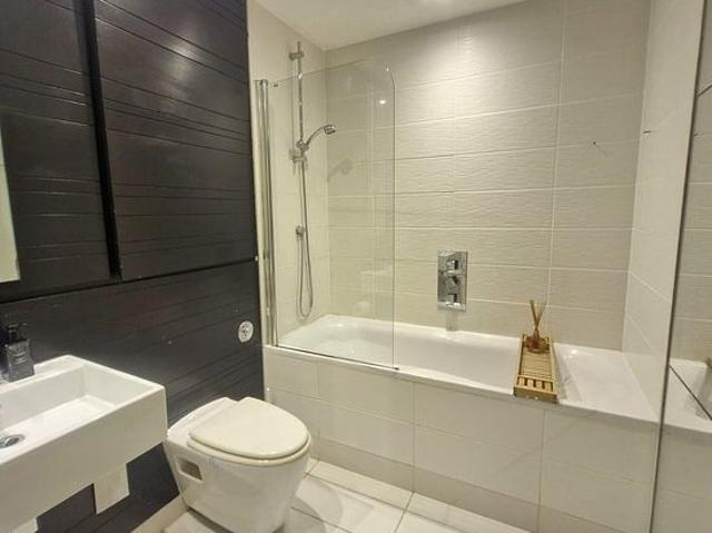 Apartment for rent in Broomhill, Scotland