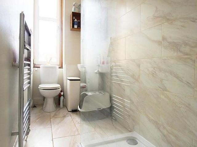 Apartment for rent in Thornwood, Glasgow
