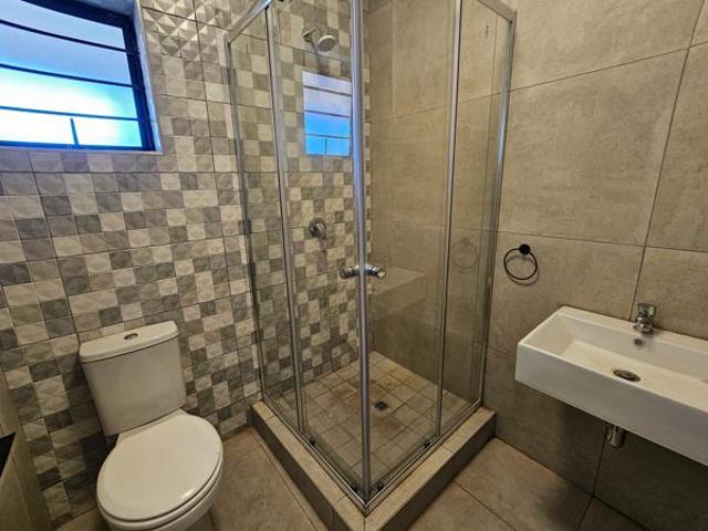 Flat for rent in Seaview, Kwazulu-natal
