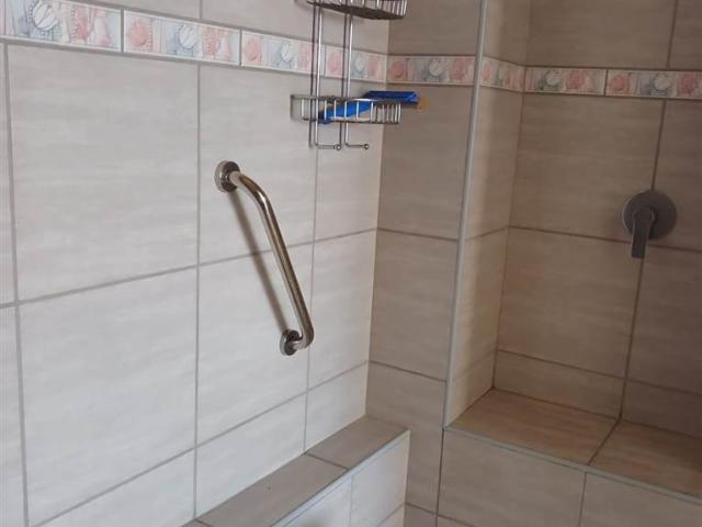 Flat for sale in Seaview, Kwazulu-natal
