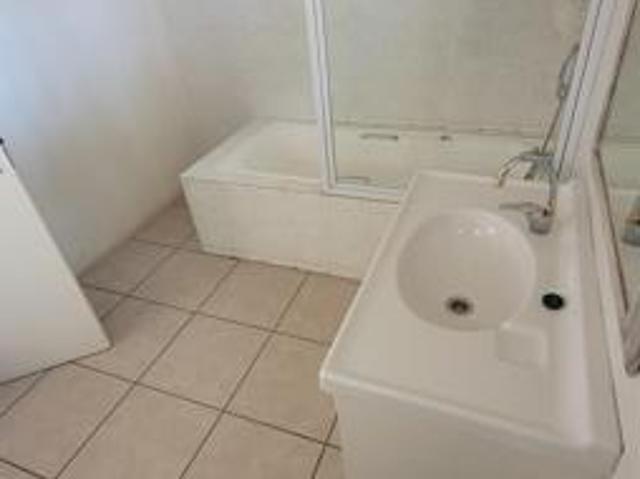Flat for rent in Waterkloof, Gauteng