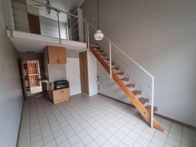 Flat for rent in Waterkloof, Gauteng