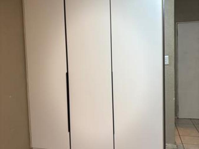 Flat for rent in Waterkloof, Gauteng