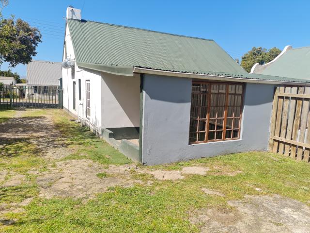 Flat for rent in Humansdorp, Kouga Local Municipality