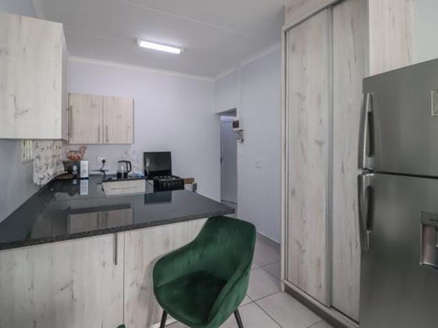 Flat for rent in North West